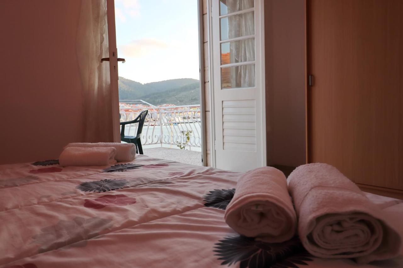 Seaside Apartment Franica Vela Luka Luaran gambar